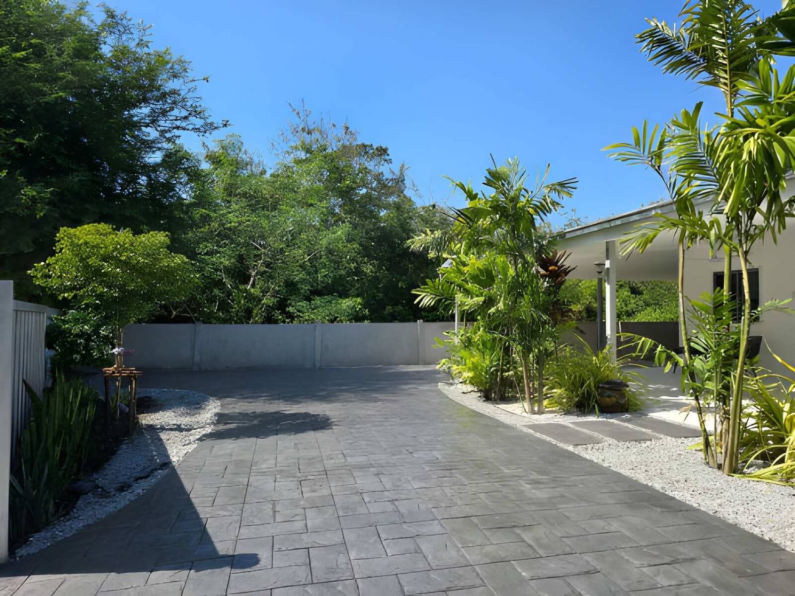 decorative-concrete-coating-vancouver